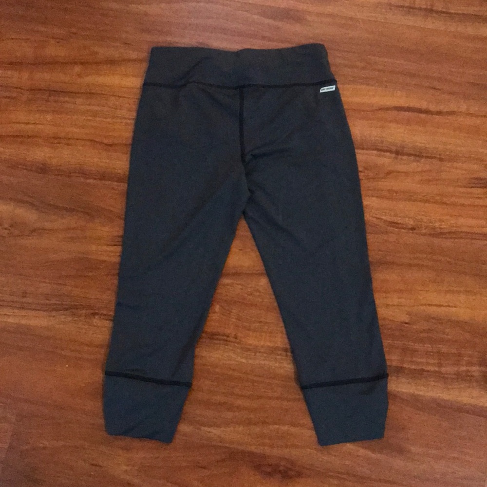 Capri athletic leggings